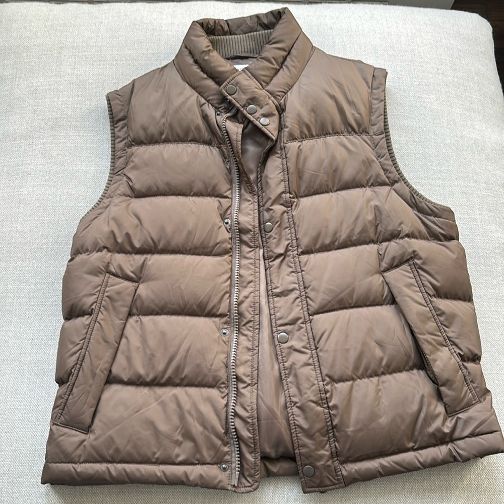 Kenneth Cole down vest, size L